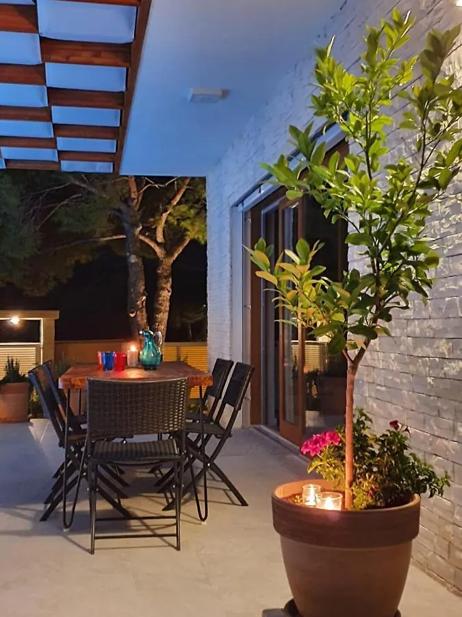 Pine Tree Villa Pakostane