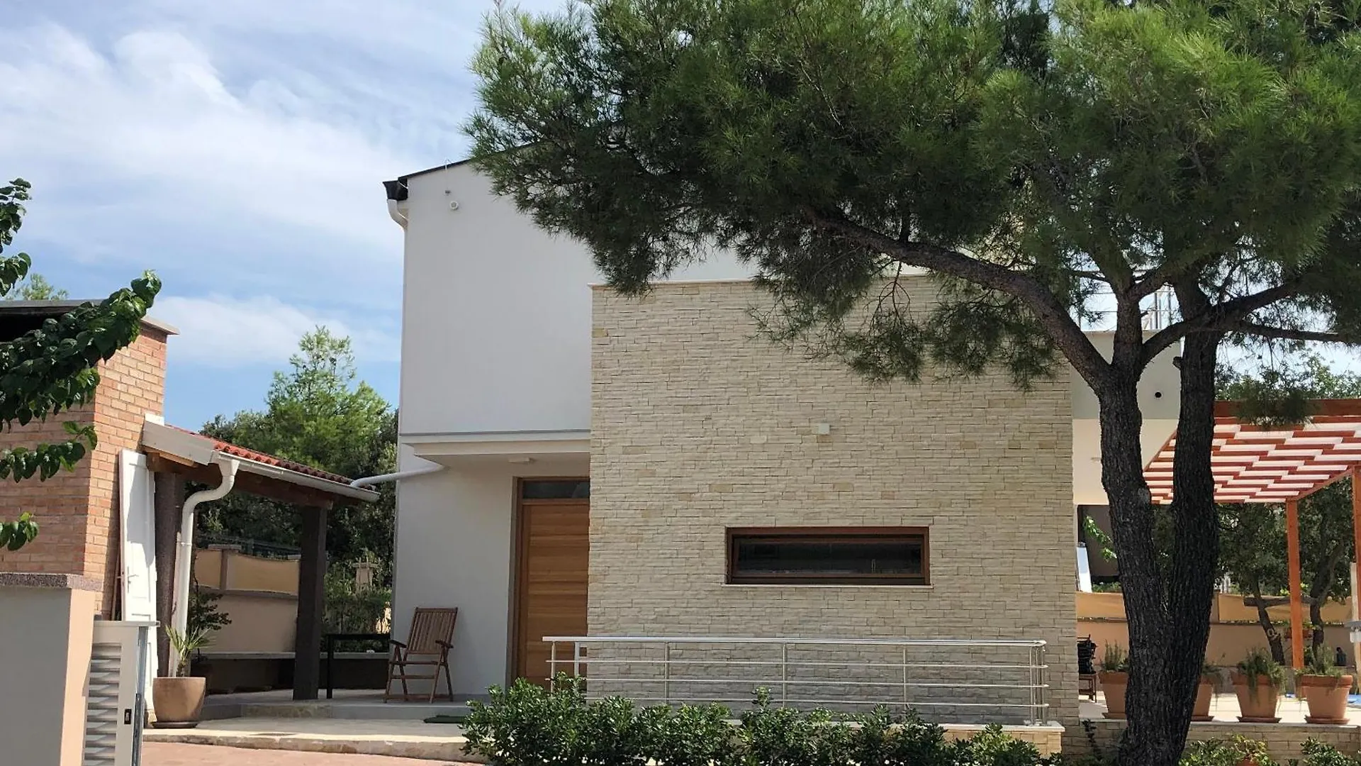 Pine Tree Villa Pakostane Croatia