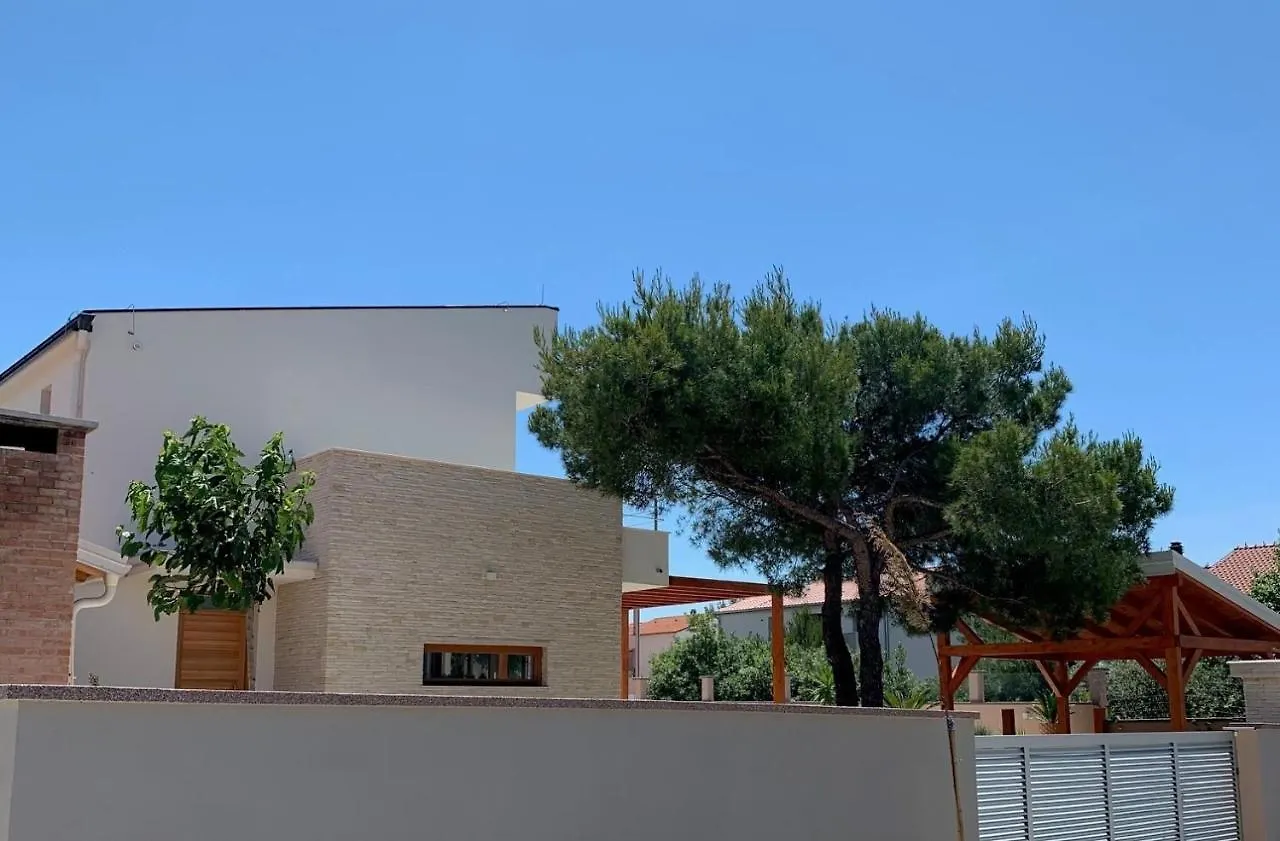 Pine Tree Villa Pakoštane Croazia